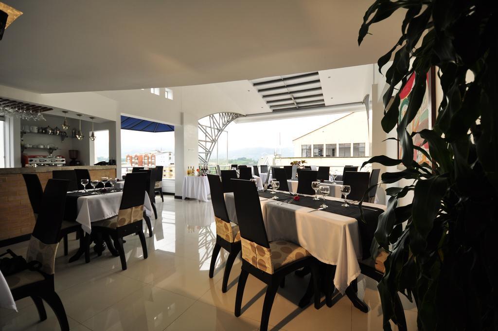 Hotel Bolivar Plaza Armenia  Ngoại thất bức ảnh